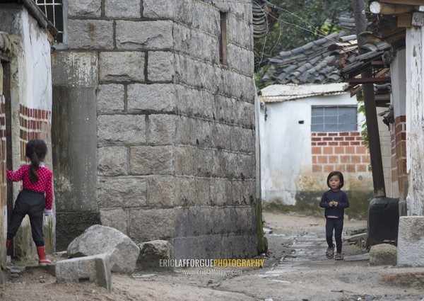 North Korean children in the old quarter, North Hwanghae Province, Kaesong, North Korea