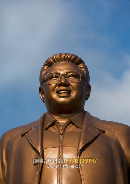 Kim Jong il statue in the Grand monument on Mansu hill, Pyongan Province, Pyongyang, North Korea