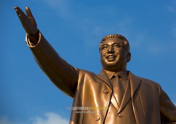 Kim Il-sung statue in the Grand monument on Mansu hill, Pyongan Province, Pyongyang, North Korea