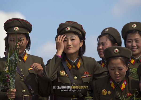 North Korean soldiers women posing for a photo souvenir, Pyongan Province, Pyongyang, North Korea