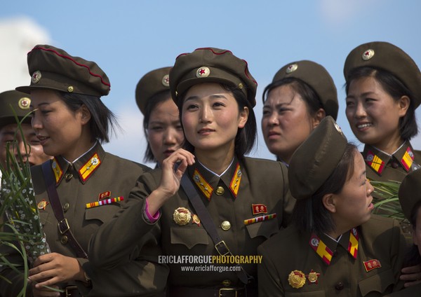 North Korean soldiers women posing for a photo souvenir, Pyongan Province, Pyongyang, North Korea