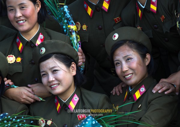 North Korean soldiers women posing for a photo souvenir, Pyongan Province, Pyongyang, North Korea